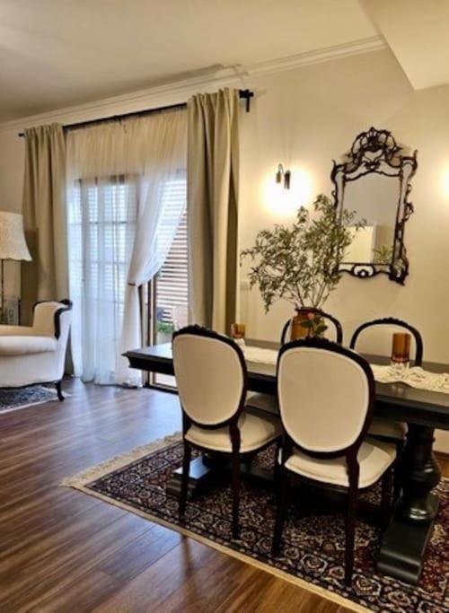 Novi'S Luxury Apartment 2 Gjirokastër Eksteriør billede